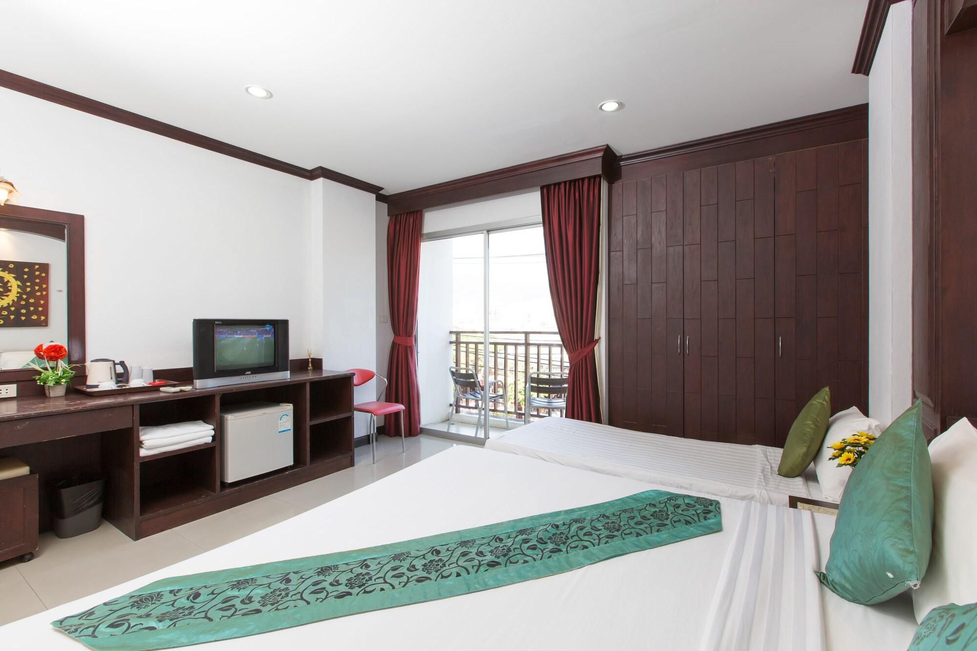 Patong Buri Hotel Exterior photo