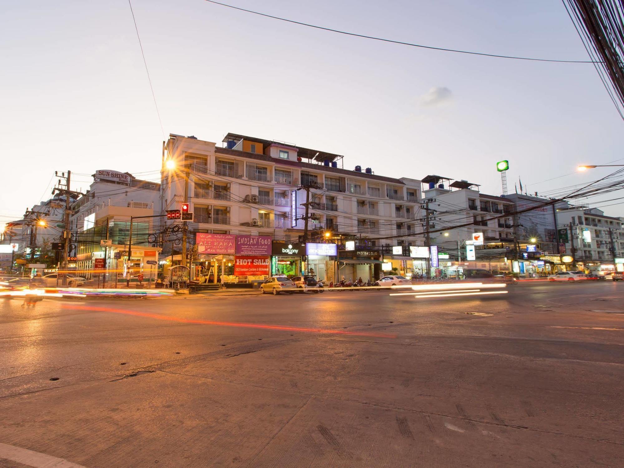 Patong Buri Hotel Exterior photo