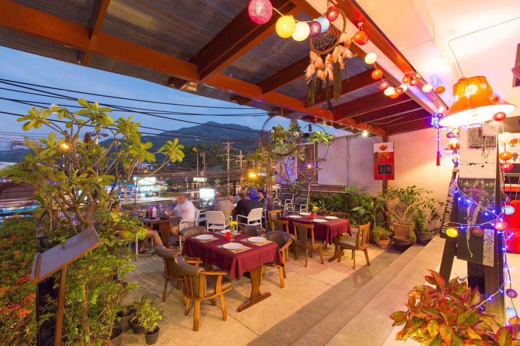 Patong Buri Hotel Exterior photo